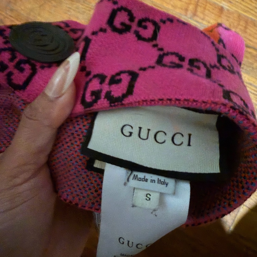 Gucci Fuchsia GG Logo Knit